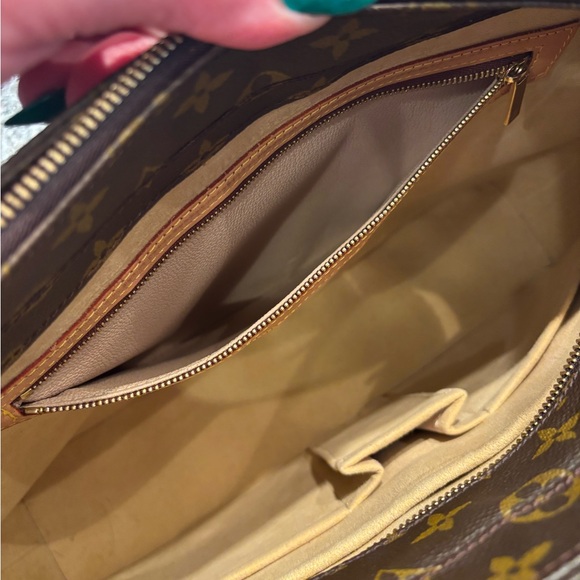 Louis Vuitton Monogram Canvas Luco Tote Bag (AUTHENTIC) - Picture 9 of 12